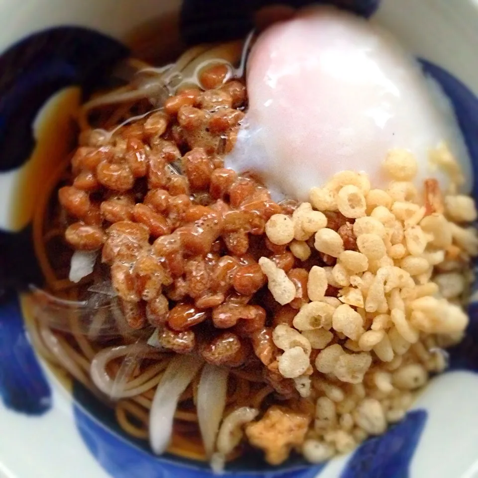 二日酔いの朝…納豆ぶっかけ蕎麦|こなちゅんさん