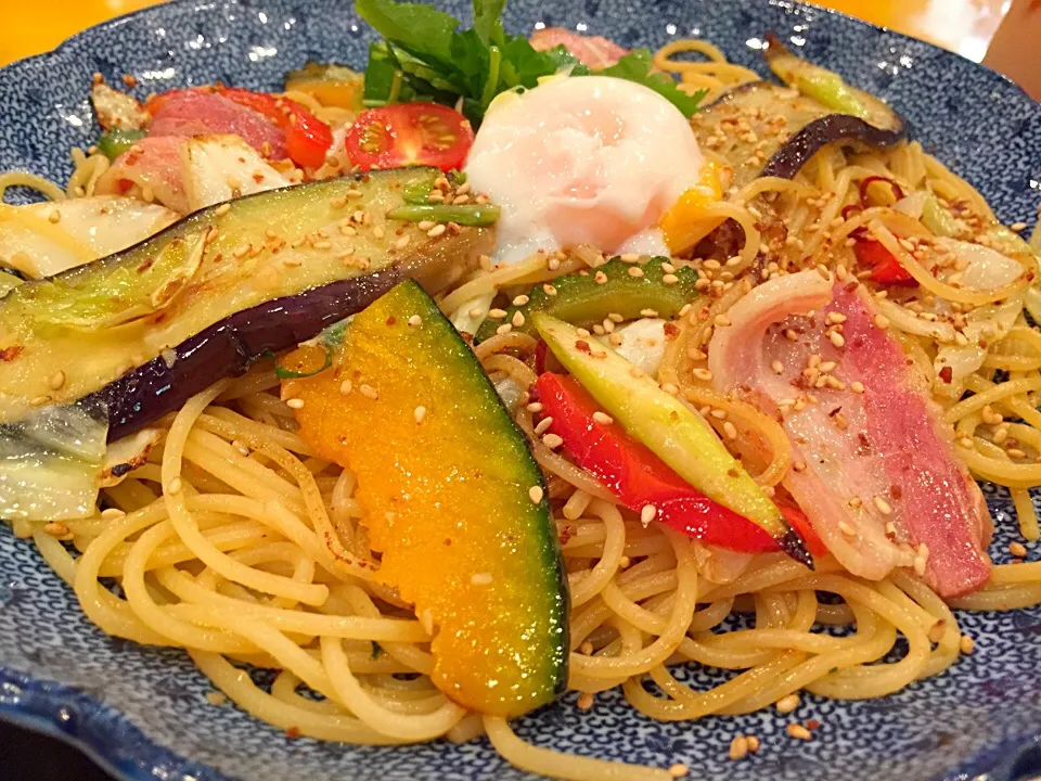 イベリコ豚と夏野菜づくしのよくばりスパゲティー（醤油バター）|ひでさん