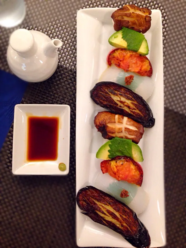 Snapdishの料理写真:Oribio's Vegetable Sushi Platter
オリビオの野菜寿司 (10貫)|Nyam | 照ちゃんさん