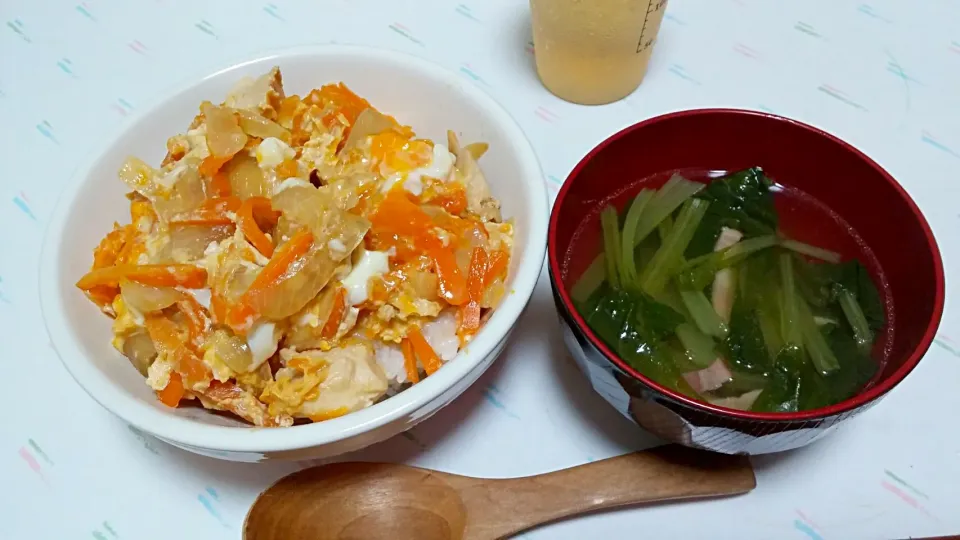 親子丼☆小松菜ベーコンのスープ|みぽりんさん