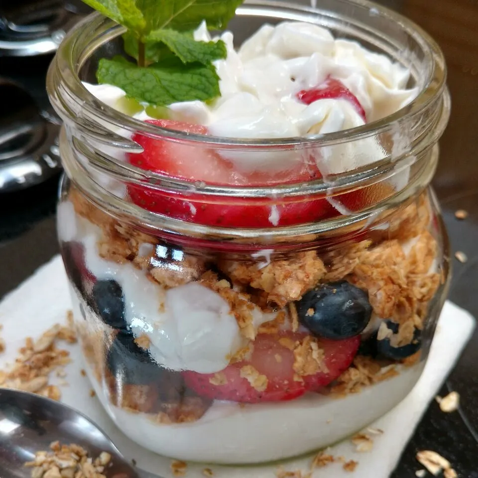 Homemade Berry parfait|paulaさん