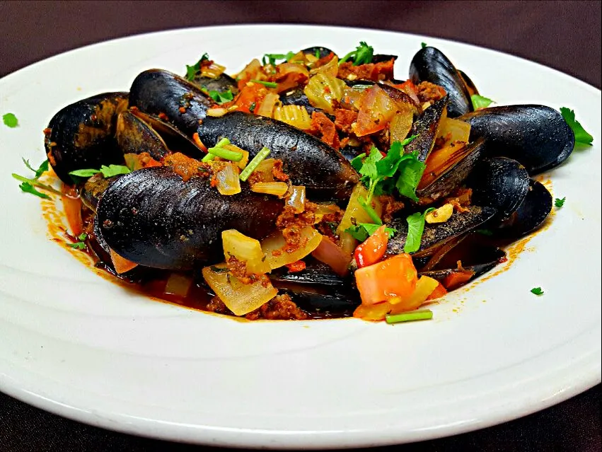 drunken mussel appetizer...with chorizo two ways..|chef Charlesさん