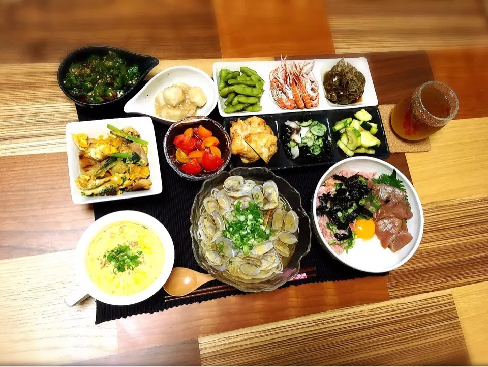 Snapdishの料理写真:ねぎマグロ丼
冷たいあさりの出汁素麺
レンジで茶碗蒸し
小松菜卵炒め
ミニ冷奴のオクラ乗せ
里芋煮
タコとワカメの酢の物
バイ貝煮付け
鉄砲エビ塩茹で
ズッキーニ浅漬け
枝豆
練り物
トマト甘酢漬け|ぼんぼんさん