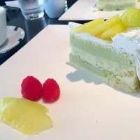 Snapdishの料理写真:マスカットのケーキアイス|しょうさん