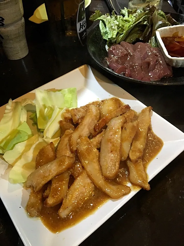 野毛町 某飲み屋 ＠ 🐷レバ刺しと豚トロの生姜焼きで🍻|Minor.SSKさん