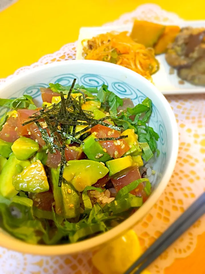 マグロアボカド丼|めしこさん