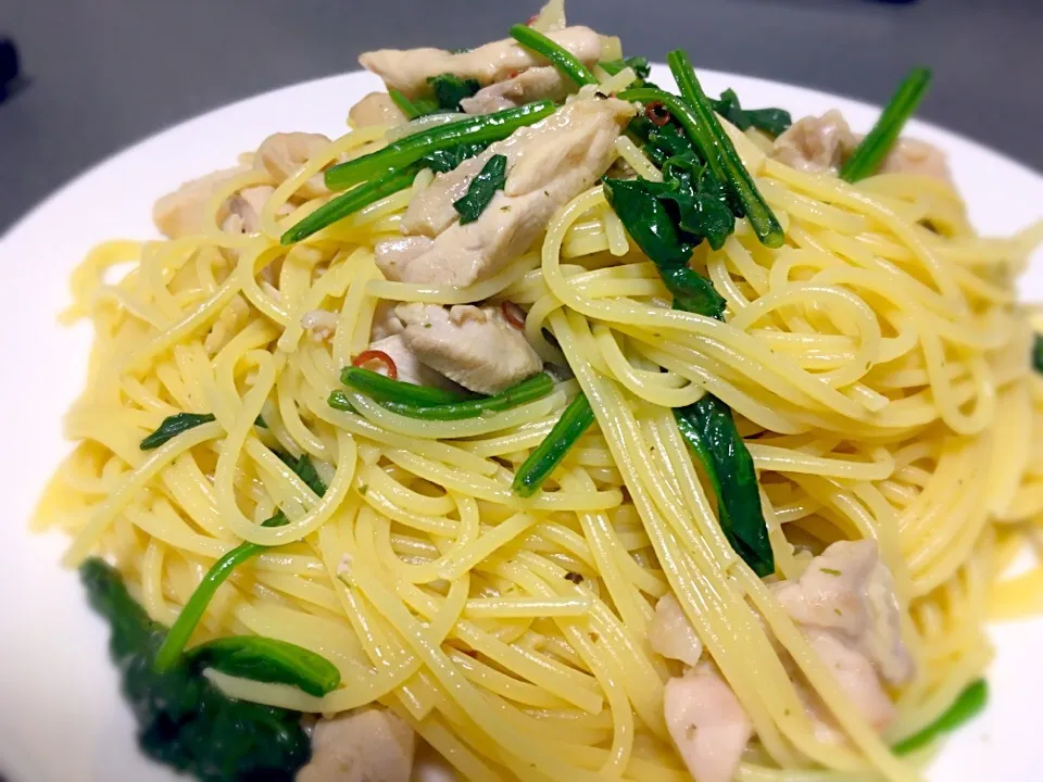 鶏肉とほうれん草のペペロンチーノ！ ！|みなとさん