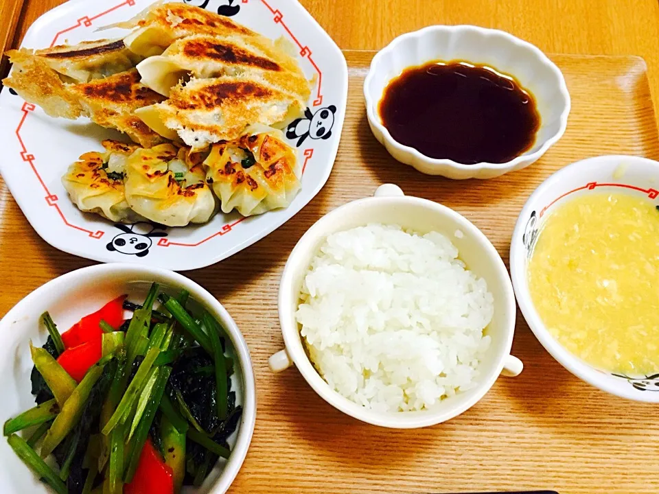 餃子とニラ饅頭、小松菜の豆豉炒め|あやんさん