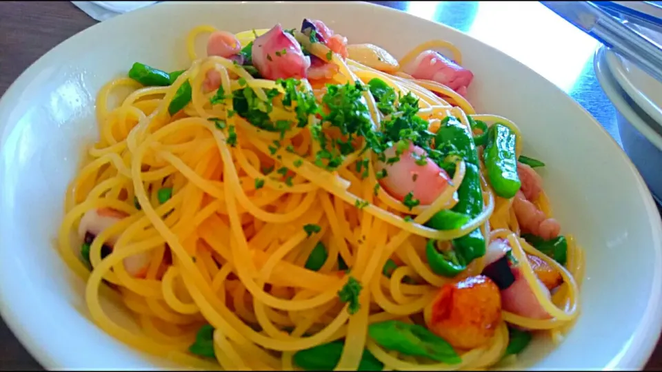 タコと獅子唐の青唐辛子ペペロンチーノ🍝🐙🍴
@アルコバレーノ🌈|メイメイda.さん