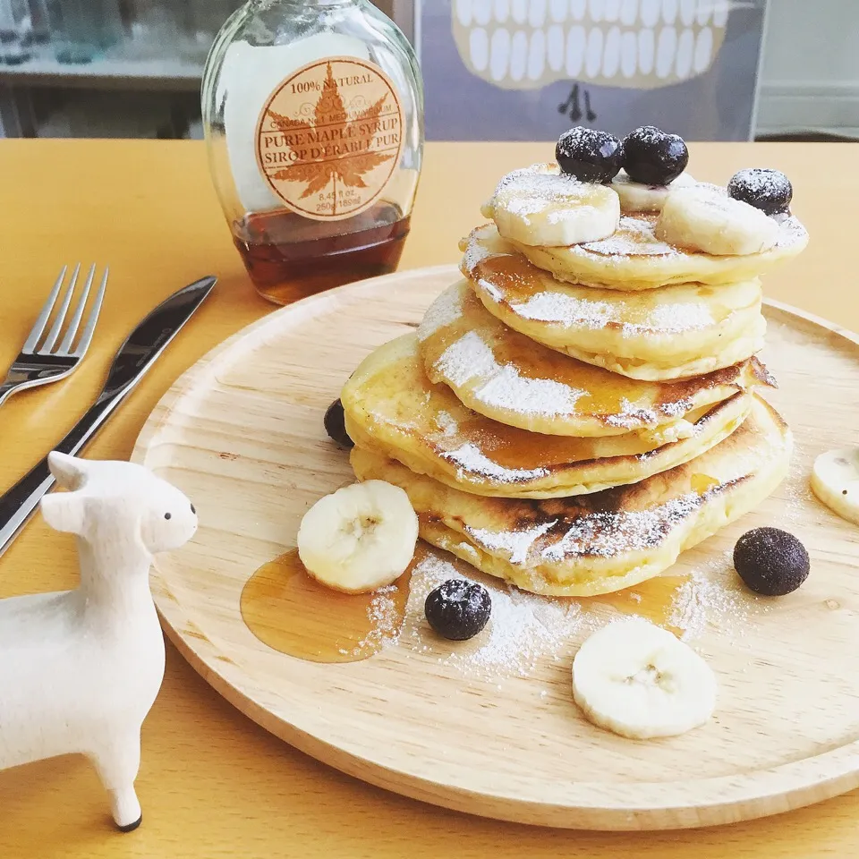 Snapdishの料理写真:ホットケーキみたいなパンケーキ😼🍽|leeさん