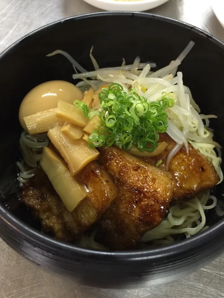 Snapdishの料理写真:今日の賄い。
冷やしラーメン|あきはさん