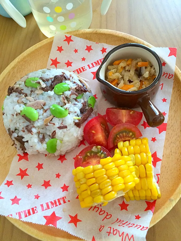 離乳食後期(1歳1カ月)
〜8/6昼食〜
☆鰤と枝豆の混ぜご飯
☆切り干し大根煮物
☆プチトマト、とうもろこし|airi-nさん