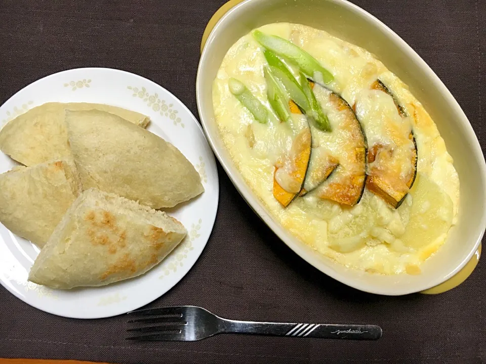 手作りフォカッチャと野菜たぷっりグラタン|ゆみっこのお豆さんさん