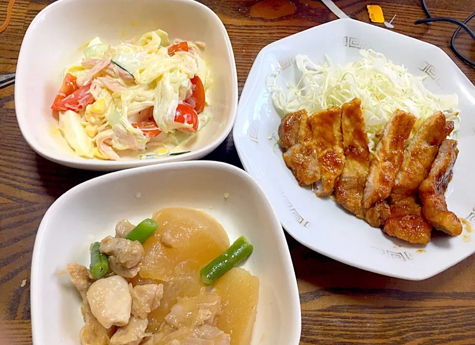 Snapdishの料理写真:トンテキ、春雨サラダ、大根ととり肉の味噌煮|mizuさん