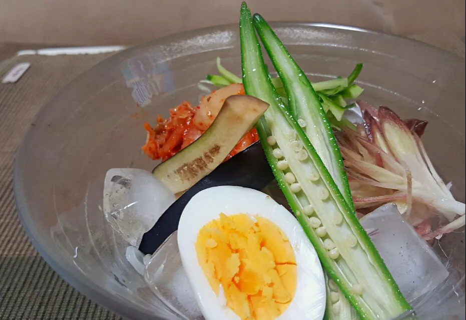 実家で採れた野菜で冷麺|しあるさん