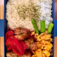 お弁当☆鶏もも肉のバジル焼き
アスパラ、スクランブルチーズエッグ|はるさん