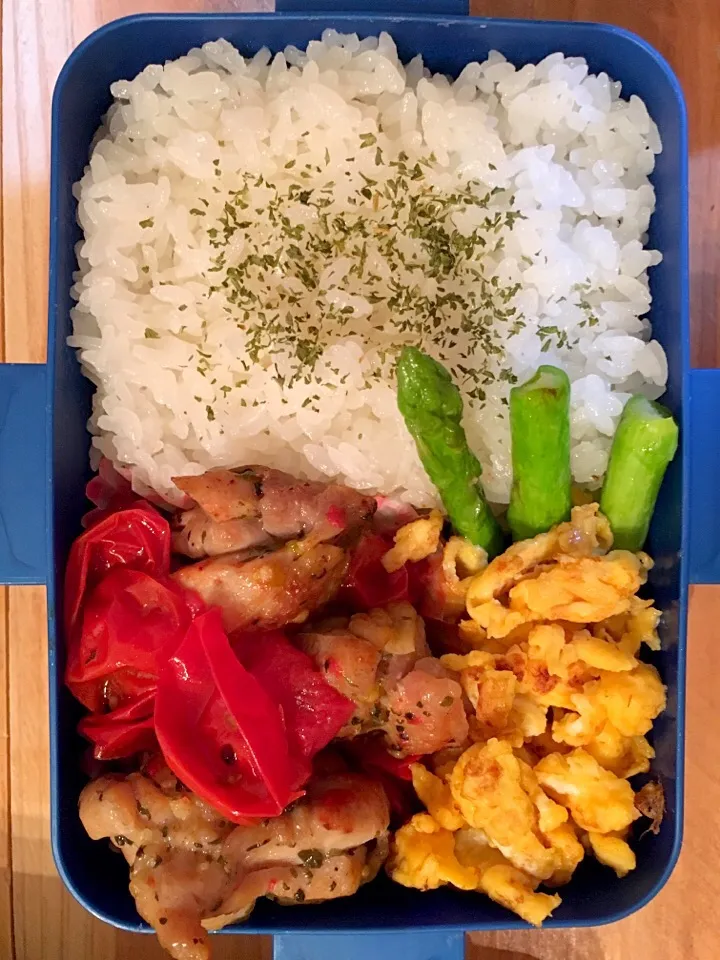 Snapdishの料理写真:お弁当☆鶏もも肉のバジル焼き
アスパラ、スクランブルチーズエッグ|はるさん