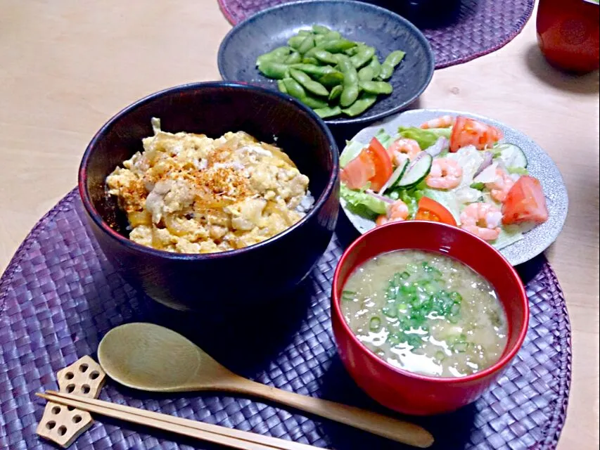 親子丼定食🎵バタバタ用意したわりにバランス良く作れたかな～👍|シホさん