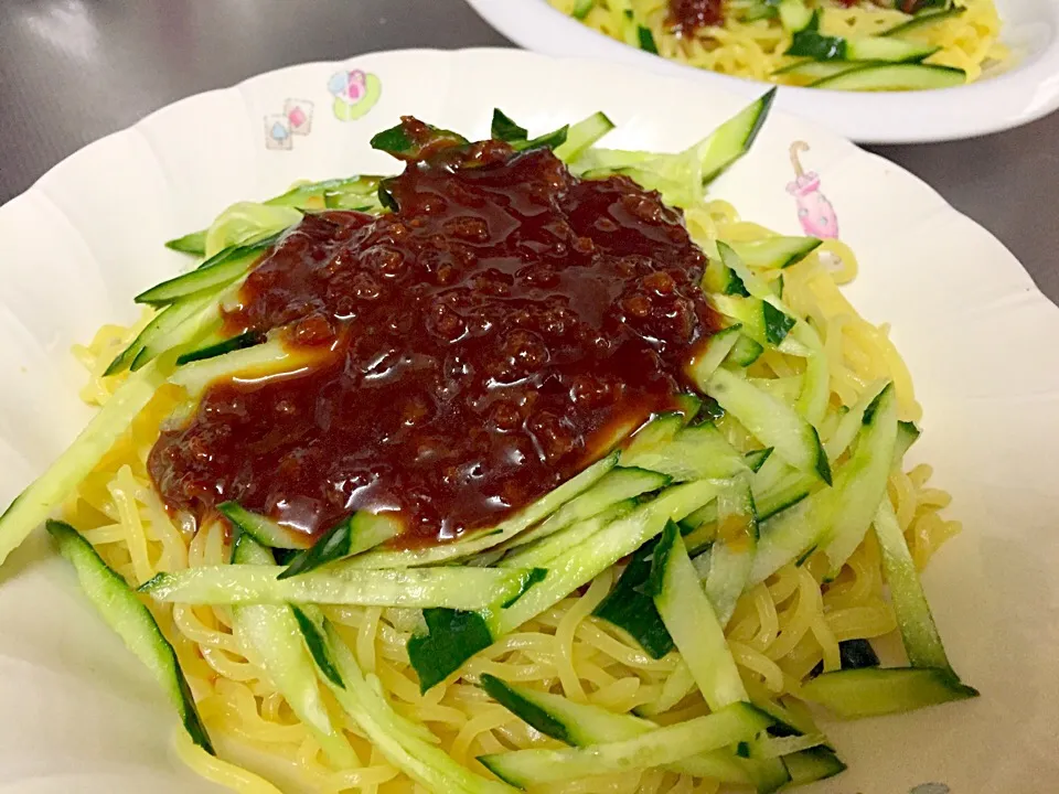 お昼は ジャージャー麺＼(^o^)／|Hiroko Suzukiさん