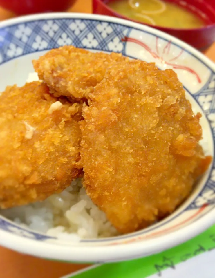 新潟のお約束、タレかつ丼を頂きます(^-^)/|ギムレットさん