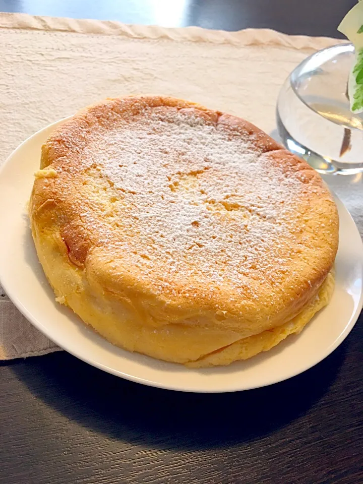 Snapdishの料理写真:くららさんの料理 材料3つで最強にしゅわしゅわのスフレチーズケーキ☆|kiyoさん