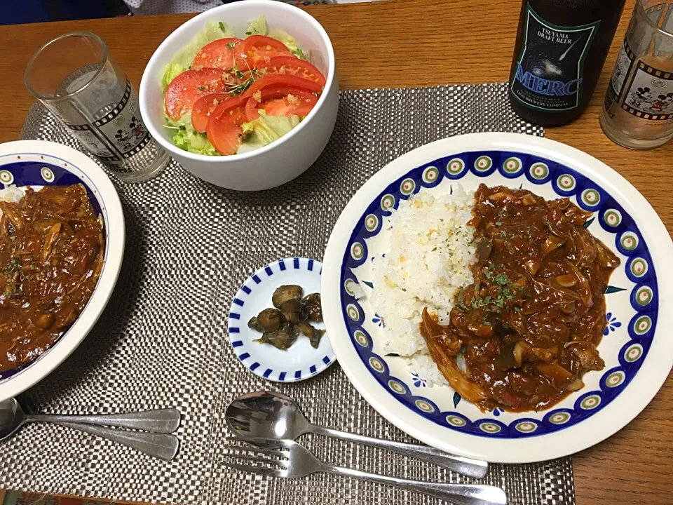 チキンカレー、ナンプラーサラダ(ルッコラスプラウト、トマト、レタス)|hhhさん