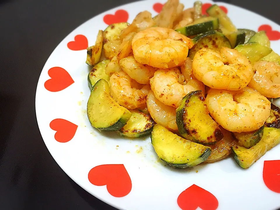 ズッキーニとエビの醤油マヨ炒め♡|ちひろさん