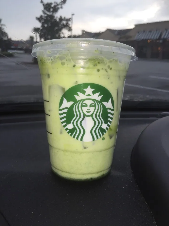 Snapdishの料理写真:Iced Green Tea  Latte|Richard Thompsonさん