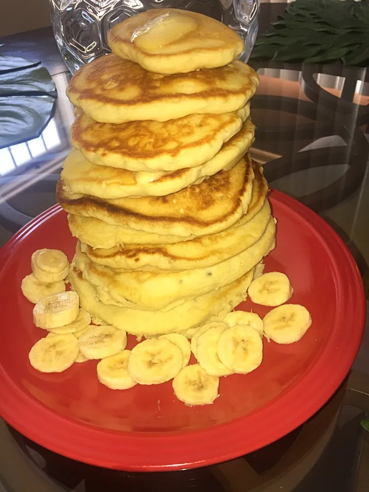 Banana pancakes coming up🍌|Tawanjaさん