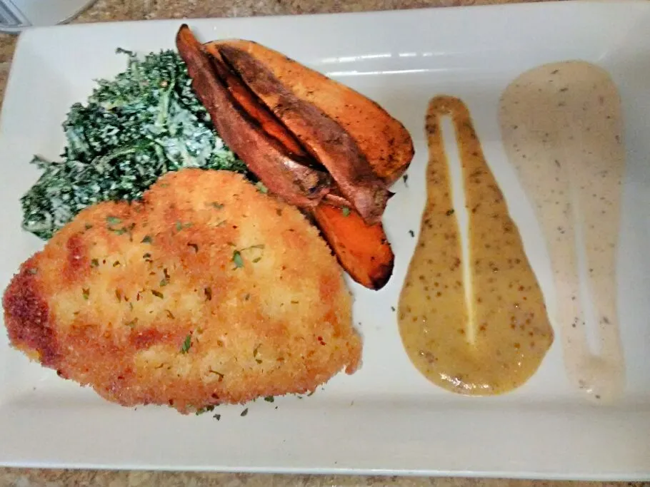 Pan-Fried Chicken Breast with Creamed Kale and Roasted Sweet Potato Fries from Blue Apron.|bethさん