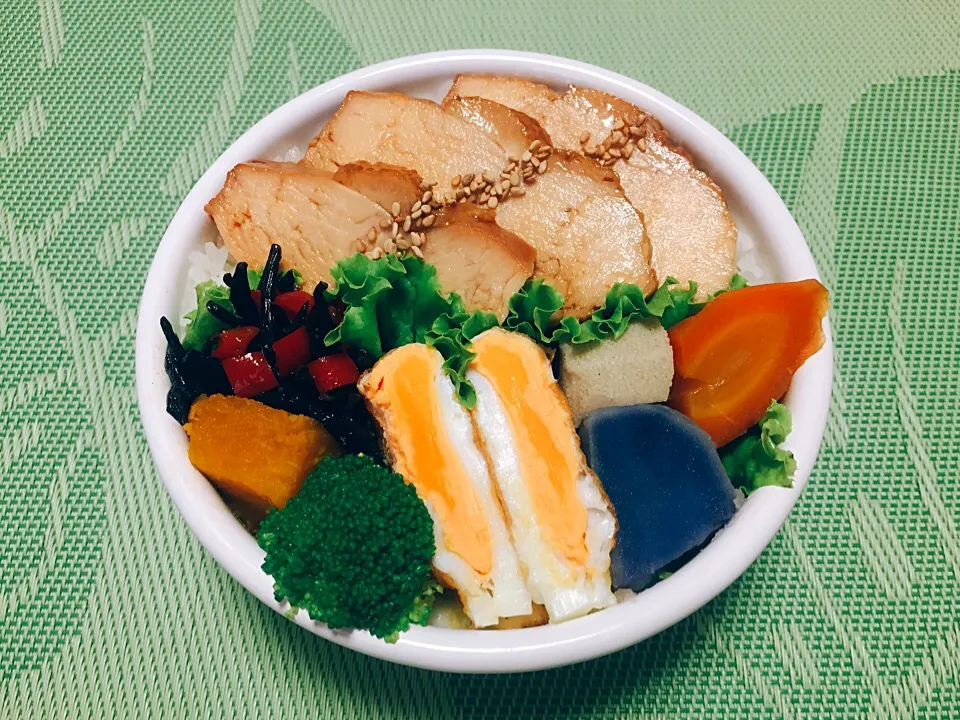 kiyomiさんの料理 鶏胸肉でチャーシュー～♬  8/8  お弁当🍴|さちさん