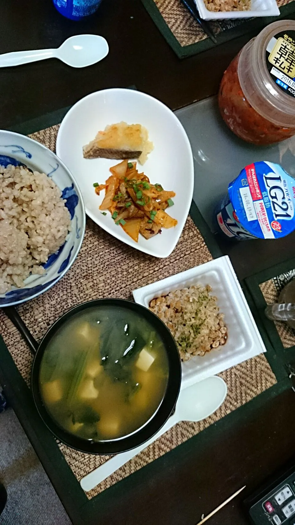 Snapdishの料理写真:豚キムチ＆鮭＆納豆＆豆腐の味噌汁|まぐろさん