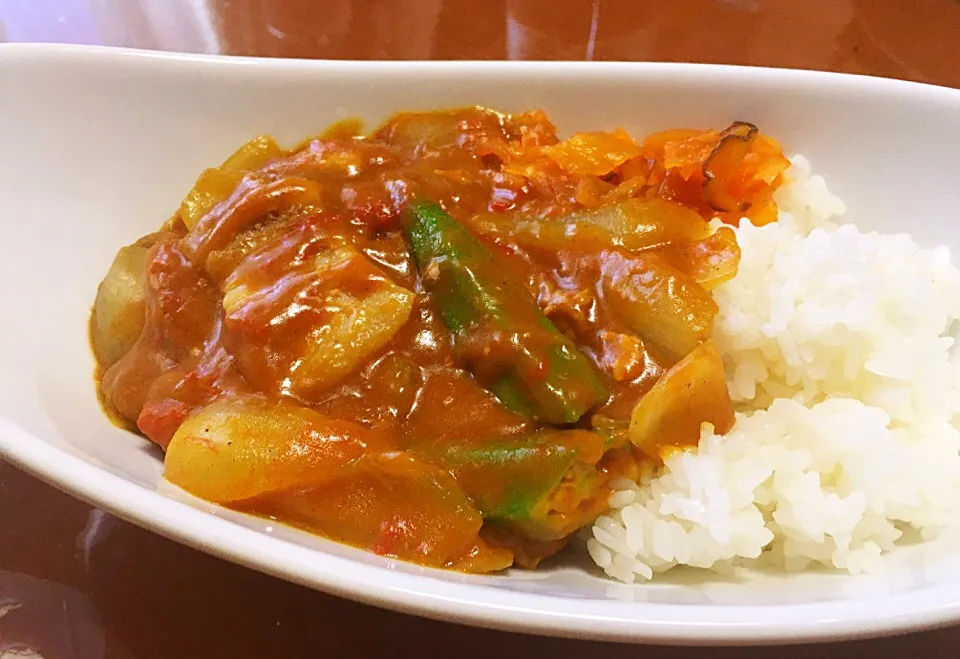 トマトカレー🍅トマトの水分のみで作りました^_^(Staubで煮込みカレー)|masasho's momさん