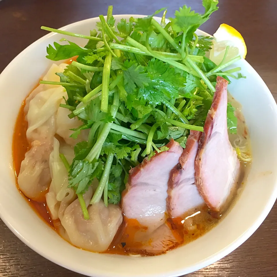 エビ&肉ワンタン麺 焼豚とパクチーのせ|Noriyuki Saitoさん