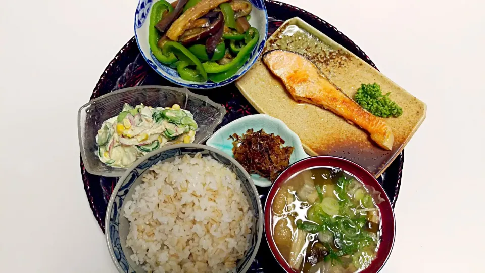 鮭の塩焼き☆茄子とピーマンのきんぴら☆ツナサラダ|わかなさん