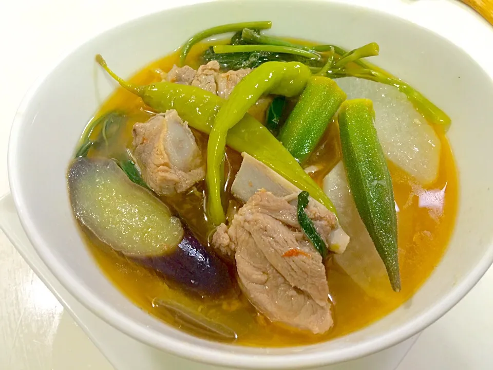 Snapdishの料理写真:Soup tamarin with spare ribs ,it's a Filipino dish called sinigang|Mizz Palomaさん