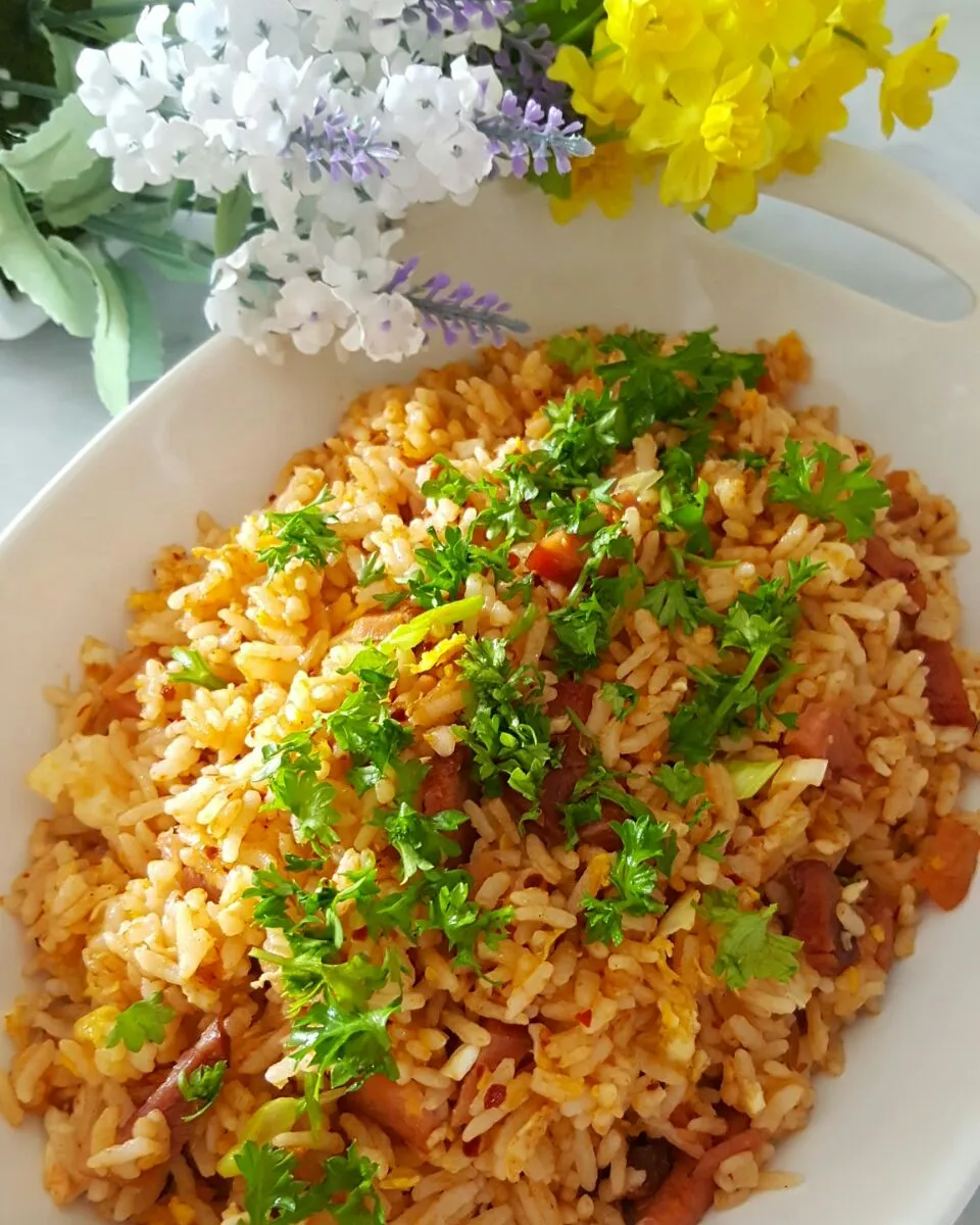 Nasi goreng Pedas Babi Asap 
#friedrice #smokedpork #titiles #babiasap #nasigoreng #nasgor #nasigorengpedas #spicyfriedrice #dailycooking #foodstagram #foodpost|Chef.on.trainingさん