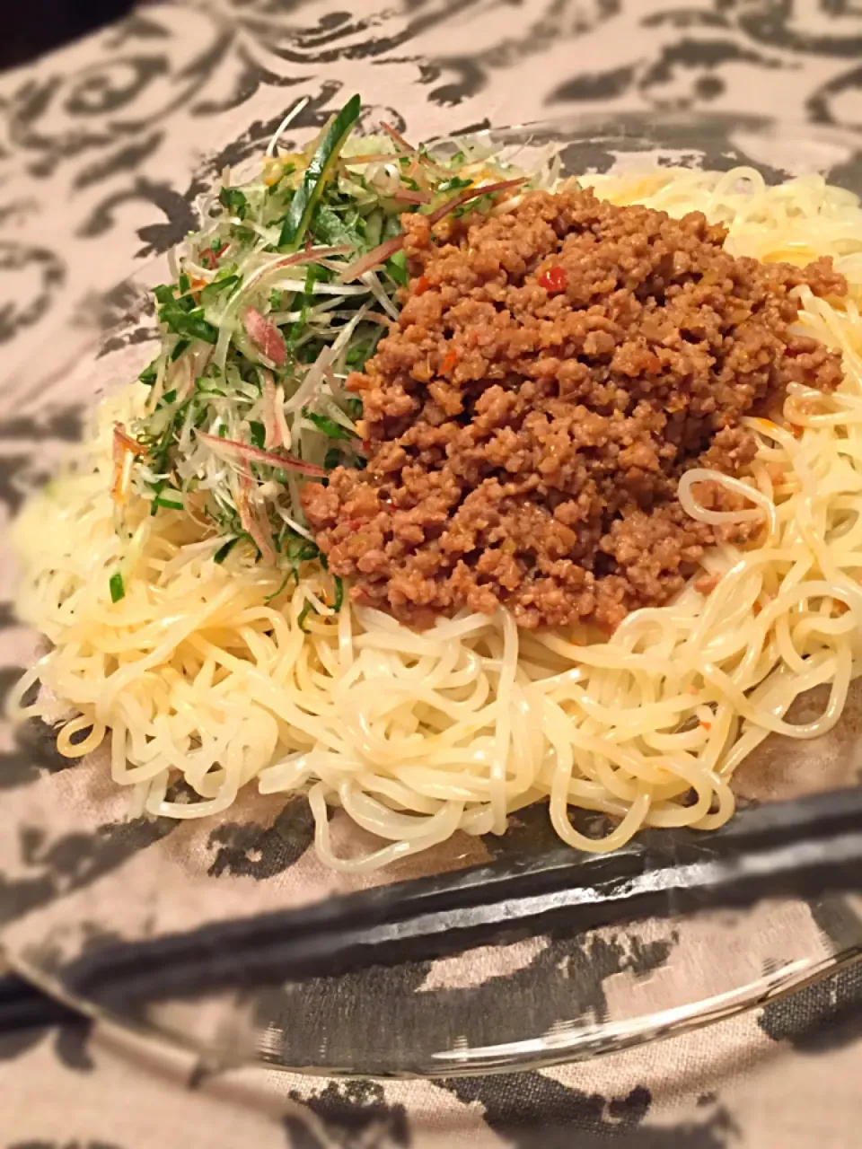 肉みそ香味麺😋もう〜暑いと麺類多し〜〜(ﾟ□ﾟ;)ｱﾜﾜ(;ﾟ□ﾟ)ｱﾜﾜ💦ヤバッ😁|チョッパー＆ホヌさん