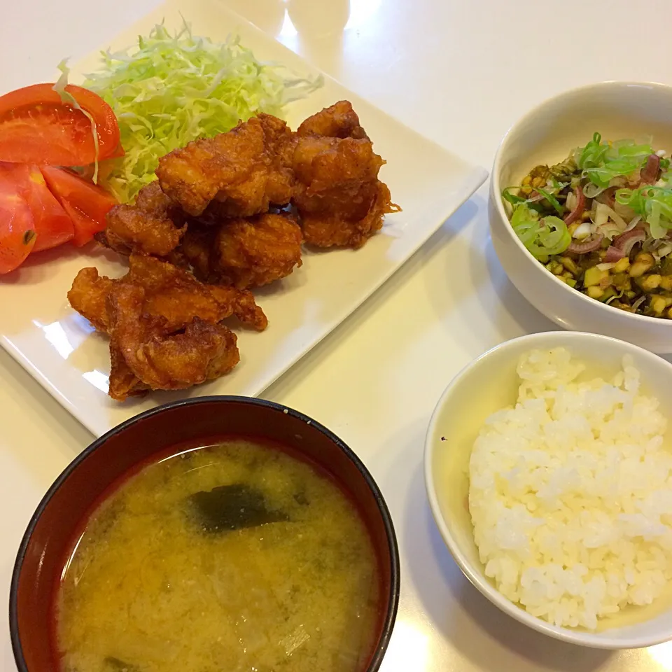 ❁鶏からあげ
❀山形だし
✿大根とわかめの味噌汁

2016/08/08|ちび太さん