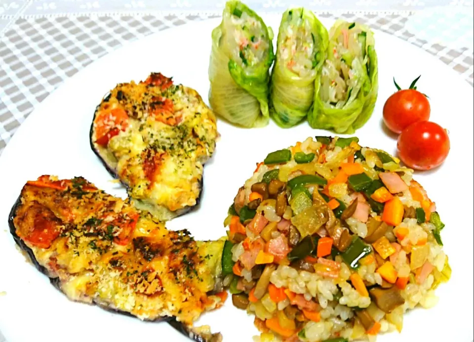 ナスのツナマヨトマト焼き&レタス巻き&洋風チャーハン(^ー^)|ぎるママさん