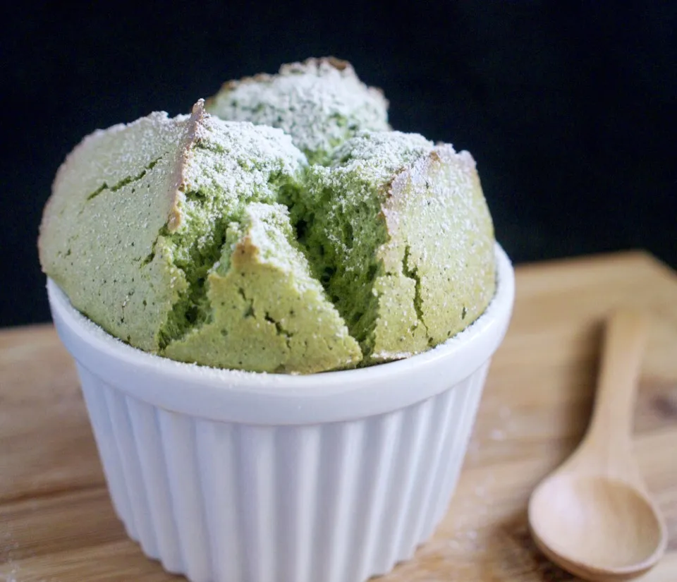 Individual matcha soufflé cake|coxiella24さん