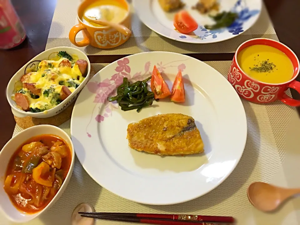 Snapdishの料理写真:カジキマグロのカレームニエル
鶏肉と夏野菜のトマト煮
ブロッコリーとウィンナーのマヨチーズ焼き
パンプキンクリームスープ|本橋 紗和子さん