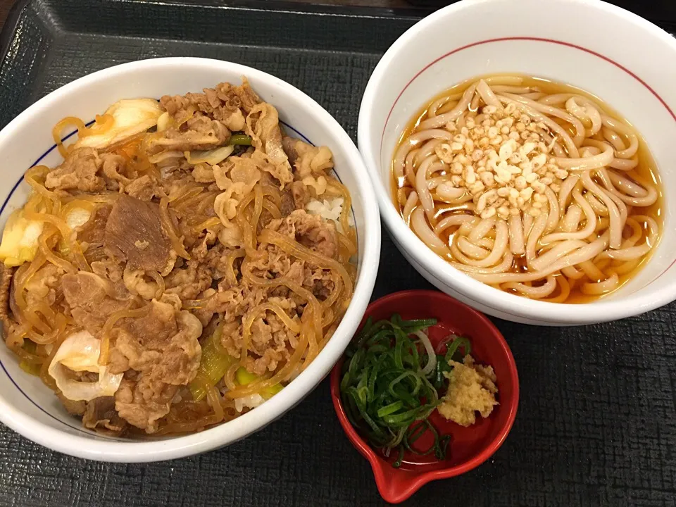 和風牛丼&小うどん冷やし|T. Wonderさん