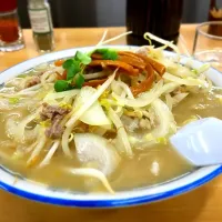 Snapdishの料理写真:味噌ラーメン 大盛り|さとうさんさん