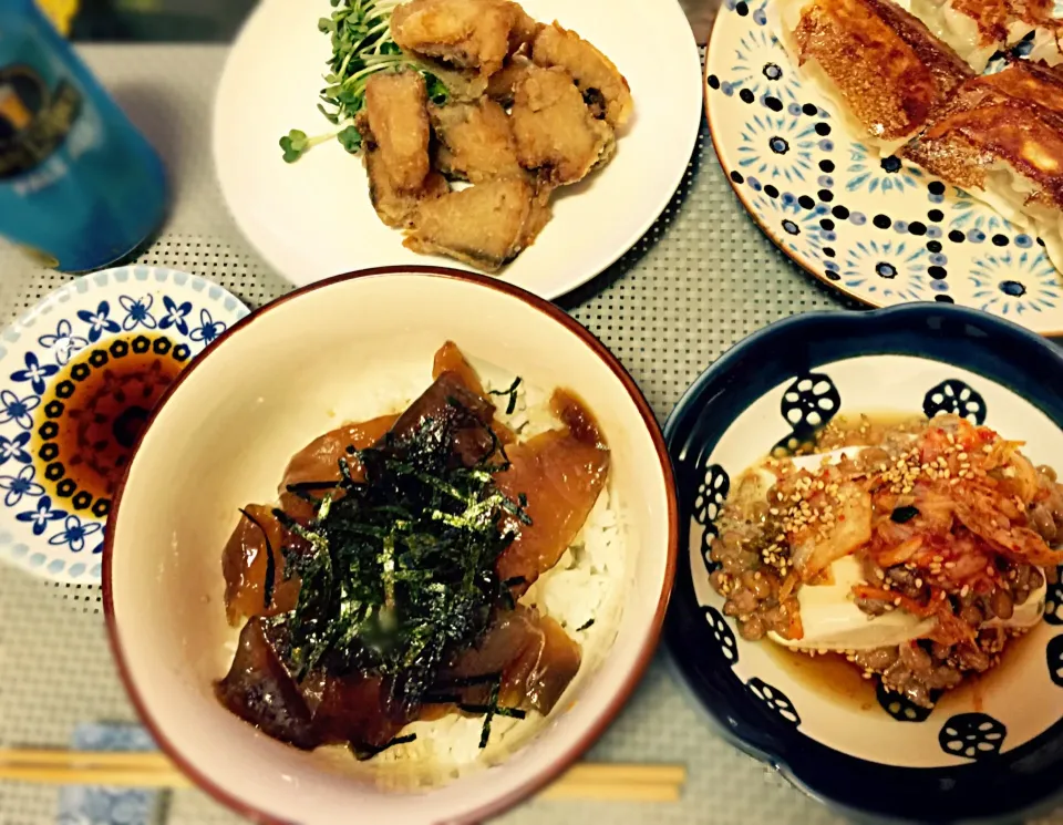 8.10 彼ごはん【マグロ漬け丼&キムチ納豆豆腐&ぶり竜田揚げ&焼き餃子】|akiyopiyopiさん