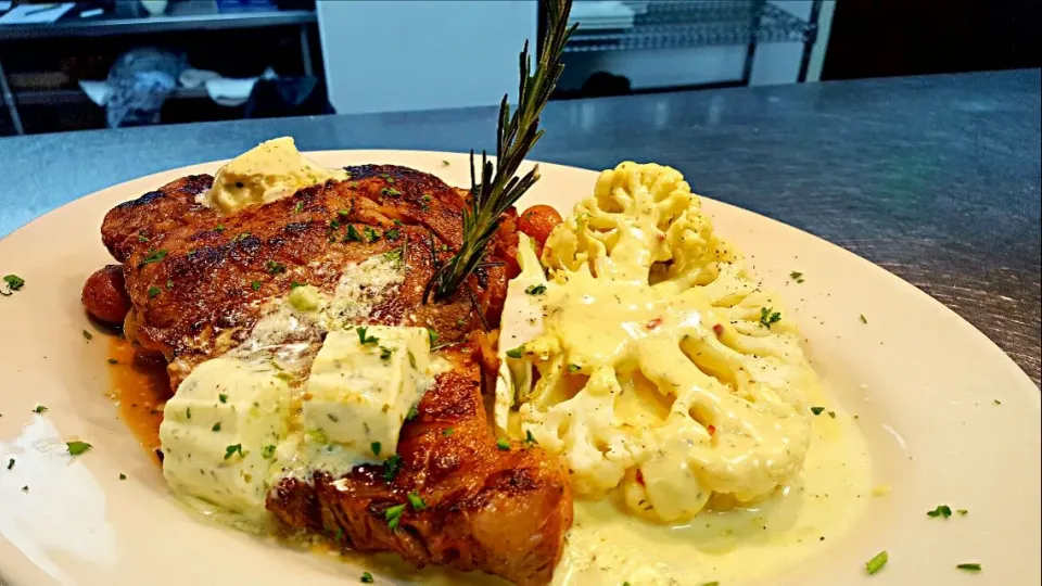 Snapdishの料理写真:grilled ribeye with a tarragon compound butter,roasted cauliflower with a cheddar dill sauce and mini trio potatoes|chef Charlesさん