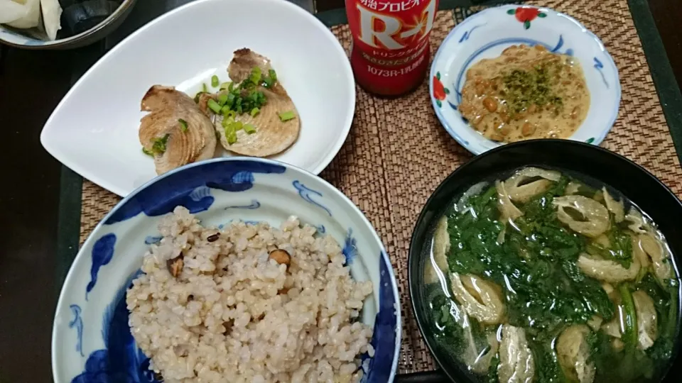 Snapdishの料理写真:鮫＆納豆＆蕪の葉の味噌汁|まぐろさん