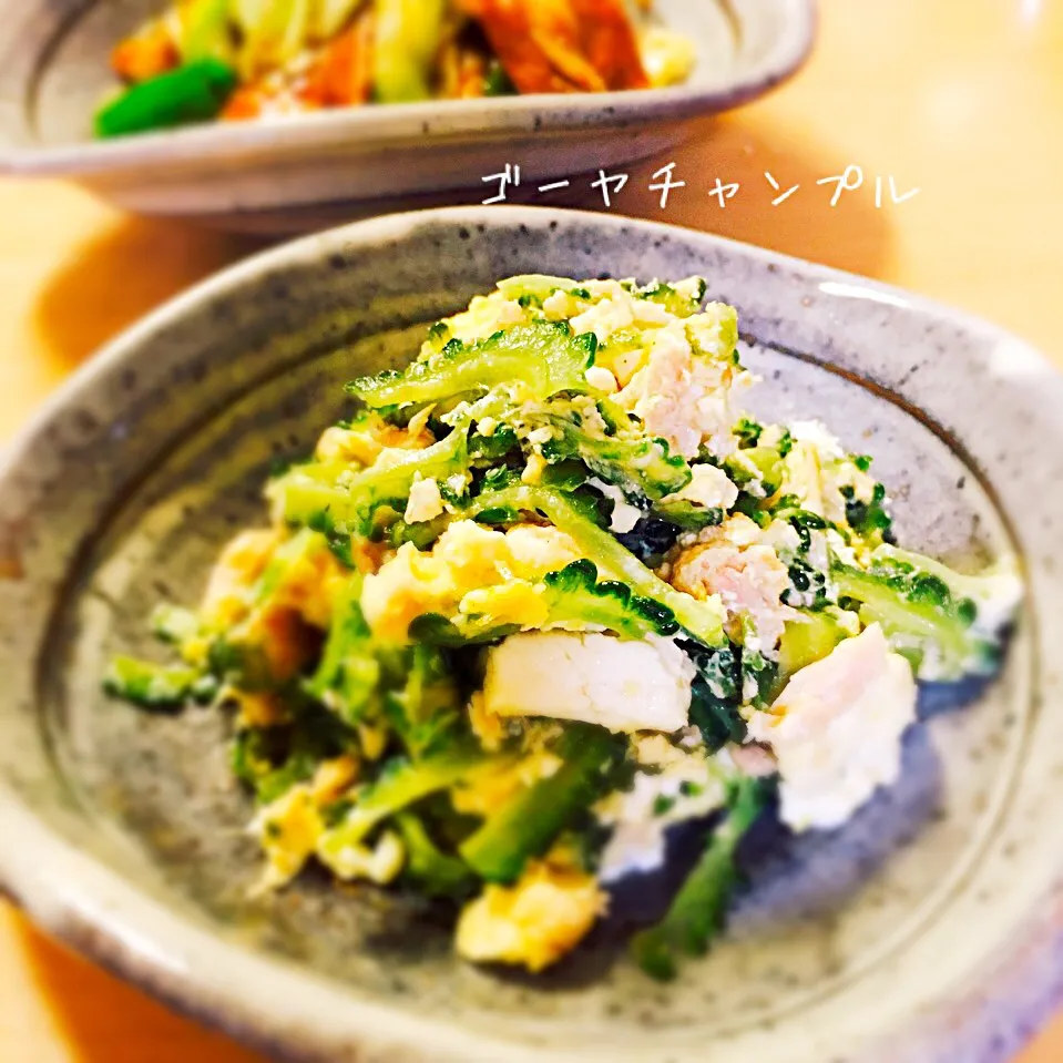 Snapdishの料理写真:ゴーヤチャンプル【沖縄の友達から伝授】簡単美味しい苦くない!!パクパクいけます！|みかりんさん