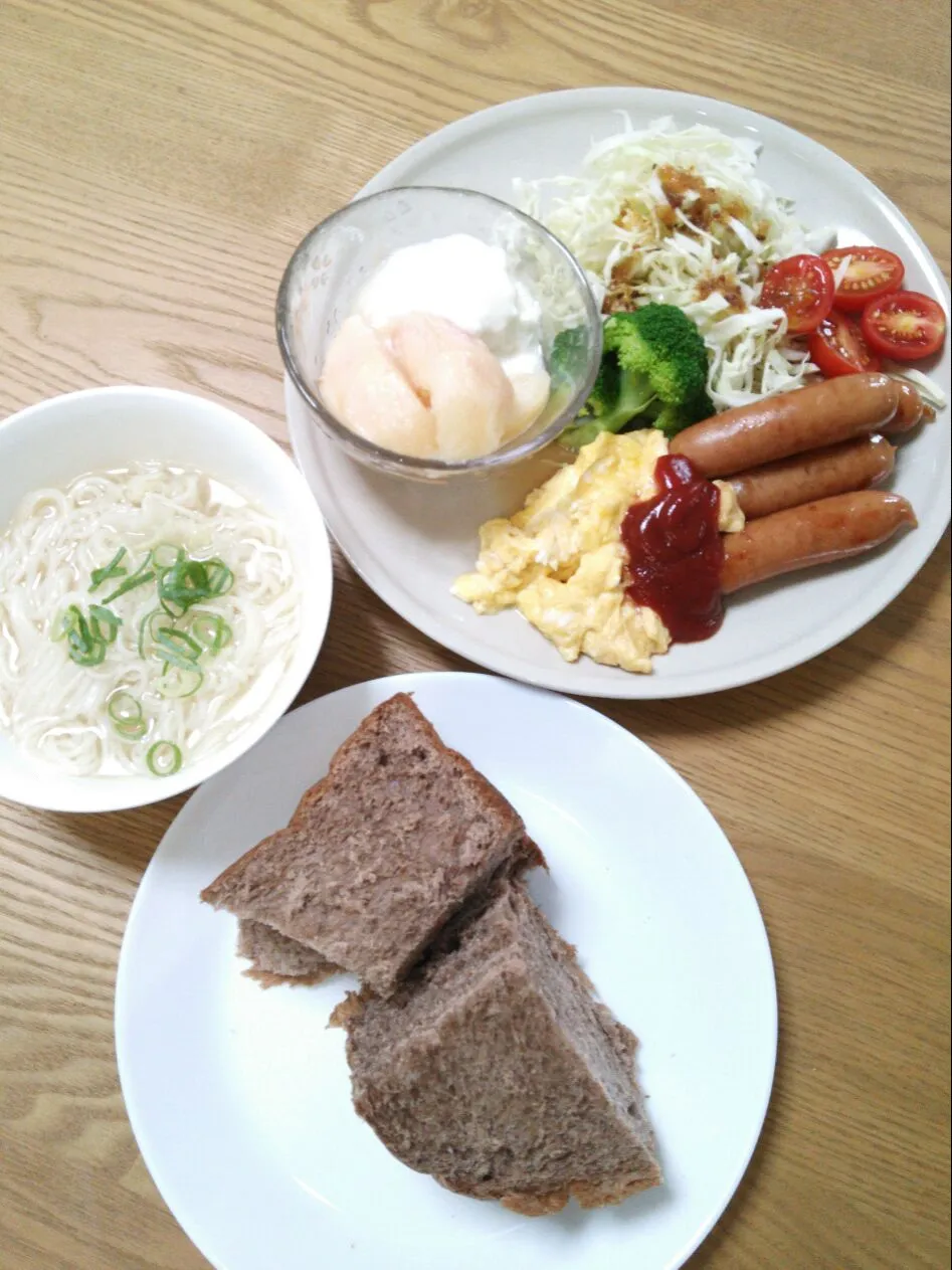 Snapdishの料理写真:『コンテシュレッドチーズでスクランブルエッグ』|seri-chanさん