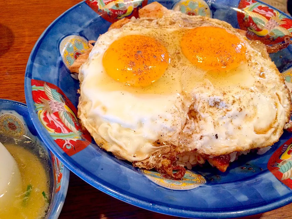 Snapdishの料理写真:白楽天の焼豚玉子飯|DO_CHKさん